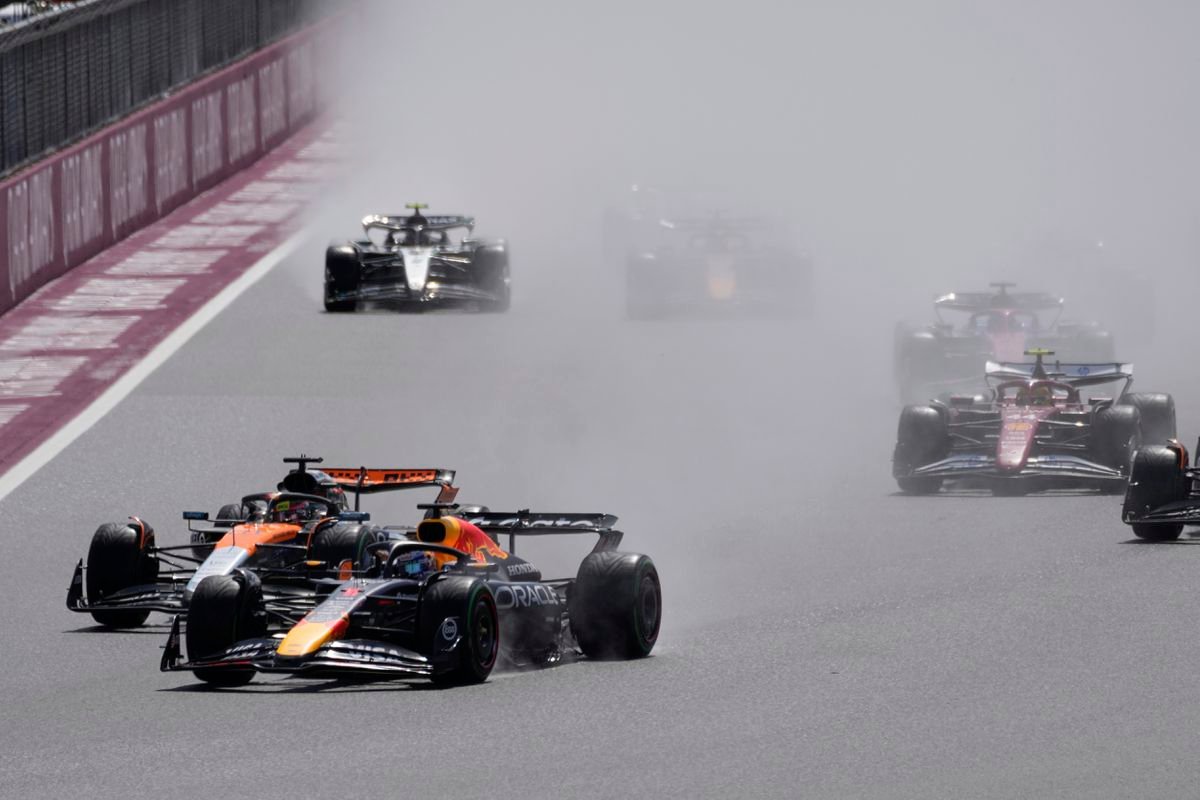 Max Verstappen reagoval na trest pre Oscara Piastriho. Vrátil sa k situácii v Kanade
