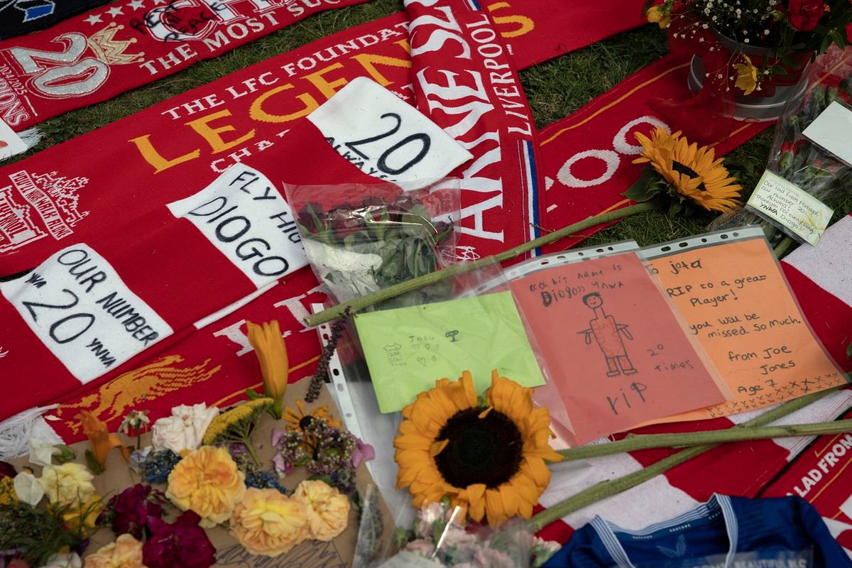Ďalšie veľké gesto Liverpoolu. Kvety a darčeky pre Dioga Jotu nevyjdú navnivoč