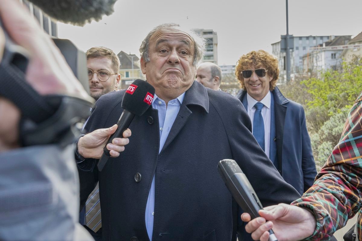Zlodejovi bol tvárou v tvár. Legendárneho futbalistu a držiteľa troch zlatých lôpt vykradli