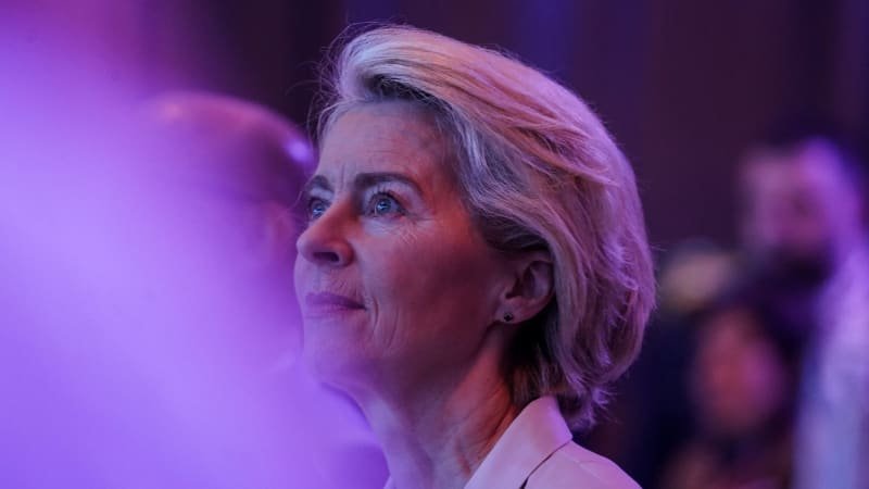 Kdo z Čechů zvedne ruku proti von der Leyenové? Europarlament hlasuje o nedůvěře Komisi Kdo z Čechů zvedne ruku proti von der Leyenové? Europarlament hlasuje o nedůvěře Komisi