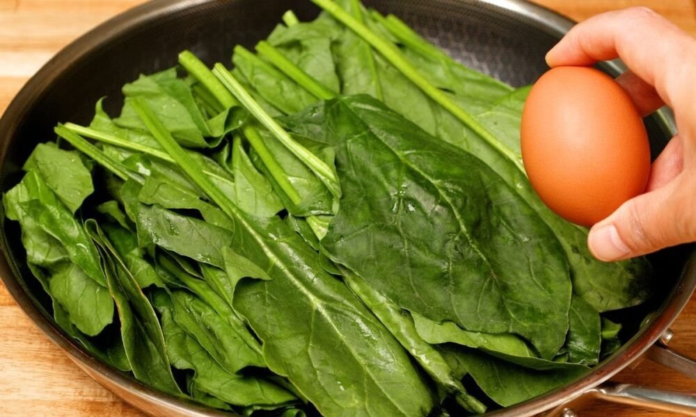 Just spinach and eggs! Super simple and delicious recipe