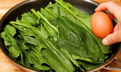 Just spinach and eggs! Super simple and delicious recipe