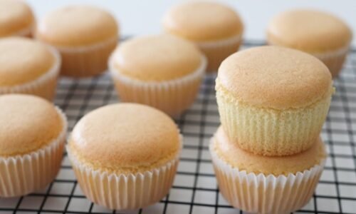 Never had such delicious cup cakes before! Extremely moist and soft!