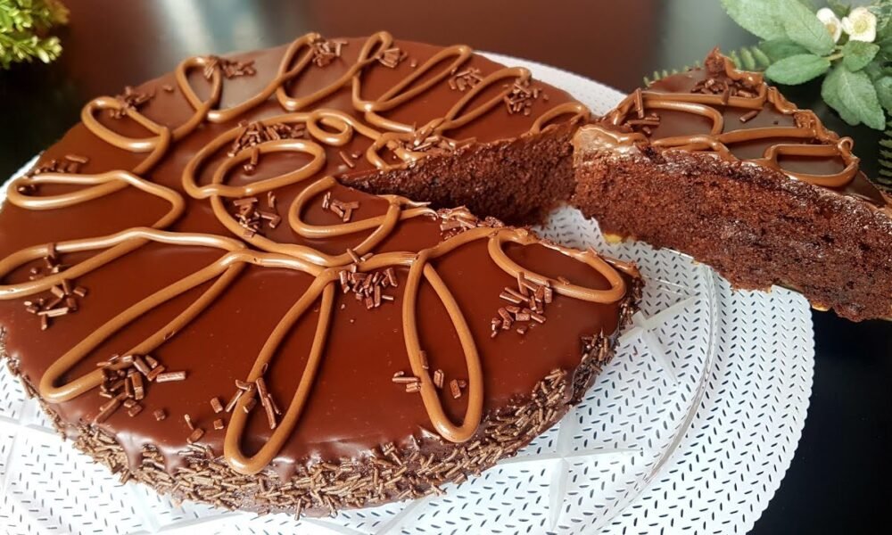 Torta in 5 minuti! La migliore torta al cioccolato che si scioglie in bocca! Semplice e deliziosa 🥰