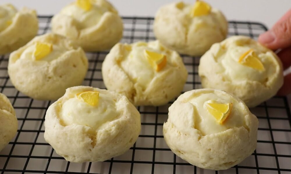 If you can’t finish the lemons that friends gave to you, make this delicious lemon cream treats!