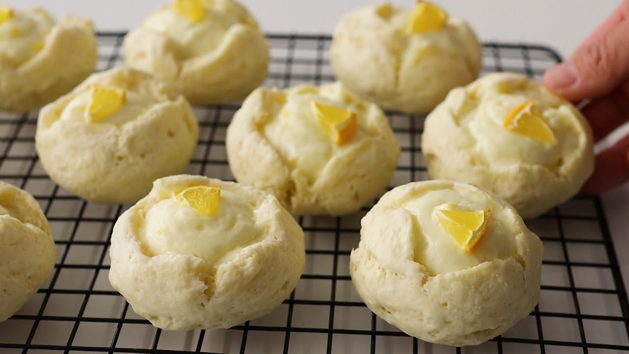 If you can’t finish the lemons that friends gave to you, make this delicious lemon cream treats!