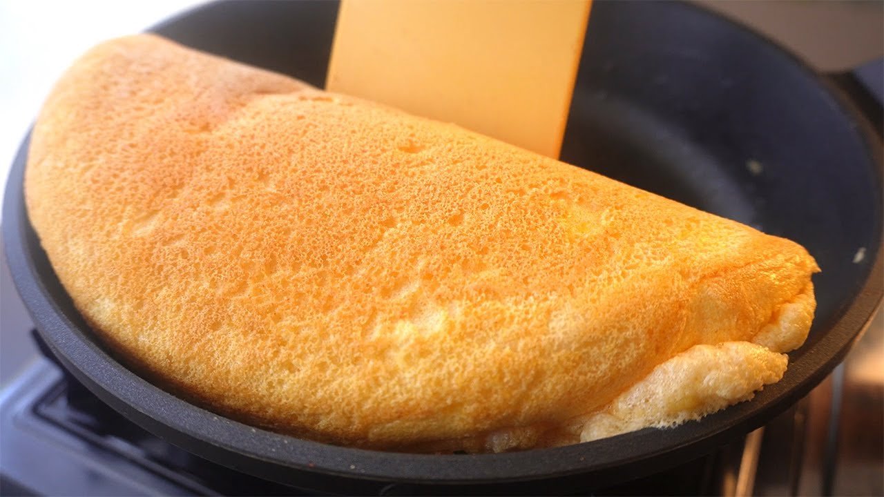 Discover how to cook a fluffy, light omelet that’s perfect every time!