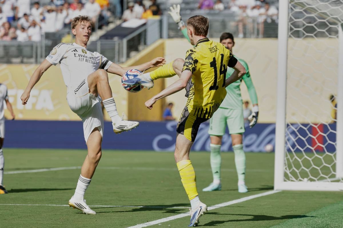 VIDEO Šialený záver štvrťfinále MS klubov. Real Madrid sa triasol, v nadstavenom čase padli tri góly VIDEO Šialený záver štvrťfinále MS klubov. Real Madrid sa triasol, v nadstavenom čase padli tri góly
