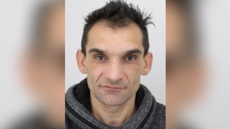 Neplatil výživné, teď uprchl z vězení na Kladensku. Policie pátrá po 43letém muži
