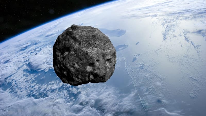 K zemi se řítí záhadný objekt. Jeho pouť začala mimo Sluneční soustavu, míní astronomové