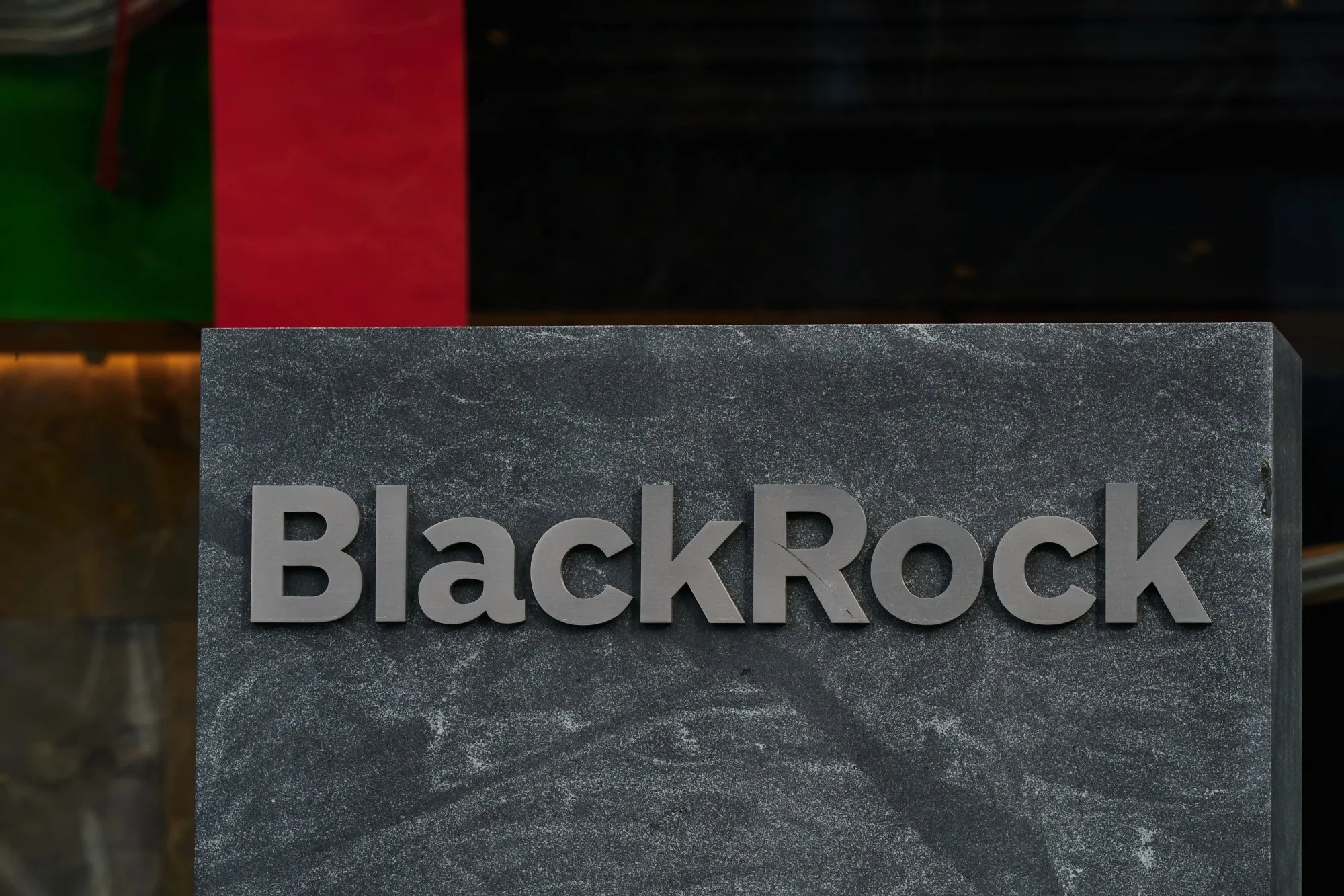 Bloomberg: BlackRock prestal hľadať investorov pre Fond obnovy Ukrajiny Bloomberg: BlackRock prestal hľadať investorov pre Fond obnovy Ukrajiny