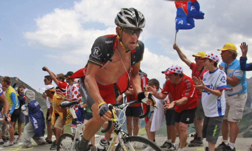 Lance Armstrong tesne pred štartom Tour de France pobúril cyklistických fanúšikov: Je to trápne!