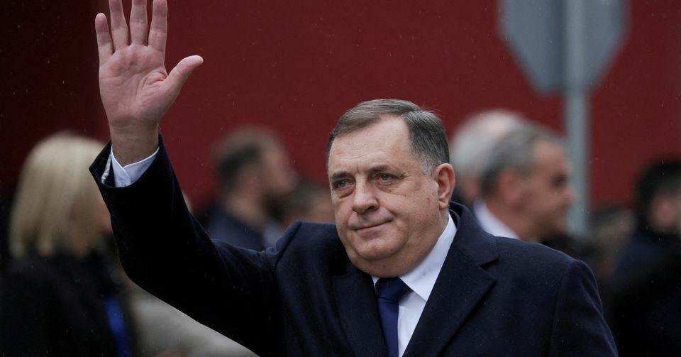 Bosna zrušila zatykač na lídra bosnianskych Srbov Milorada Dodika Bosna zrušila zatykač na lídra bosnianskych Srbov Milorada Dodika