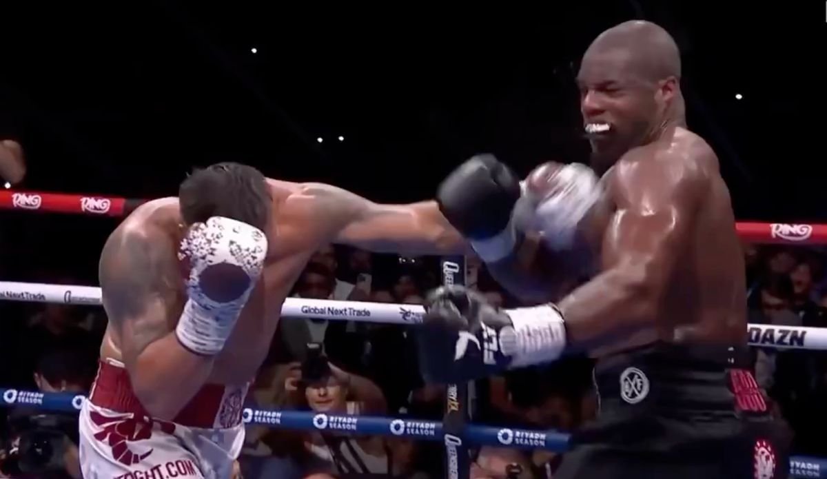 VIDEO Chránič zubov letel vzduchom! Pozrite si, ako Usyk knokautoval Duboisa