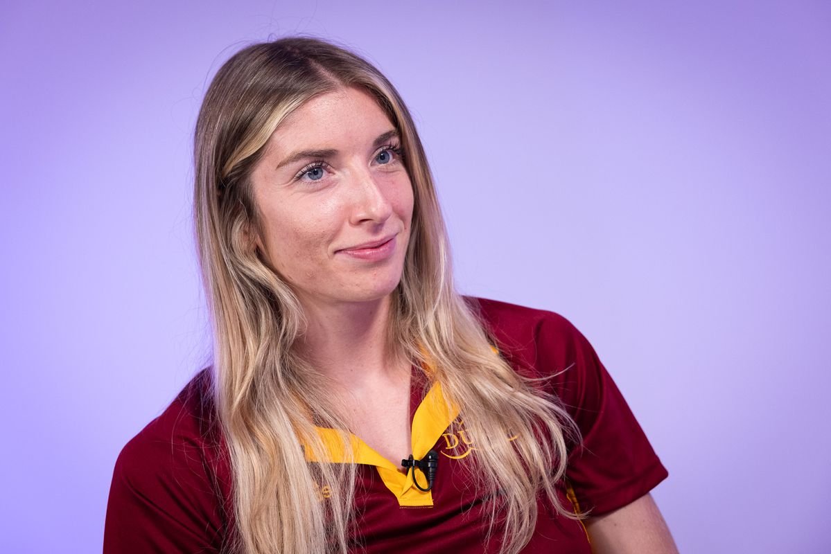 Olympijský videocast Po štvrtej zlomenine sa zosypala, teraz prekonáva rekordy. Emma Zapletalová: Мôžem byť na seba hrdá Olympijský videocast Po štvrtej zlomenine sa zosypala, teraz prekonáva rekordy. Emma Zapletalová: Мôžem byť na seba hrdá