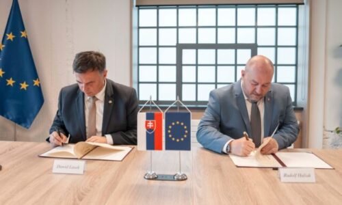 Huliak podpísal memorandum o spolupráci so Združením Karpatského euroregiónu Poľsko – FOTO
