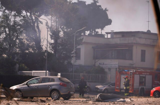 470027_italy_explosion_93535-640x420.jpg Explózie na čerpacej stanici v Ríme zranili približne 30 ľudí