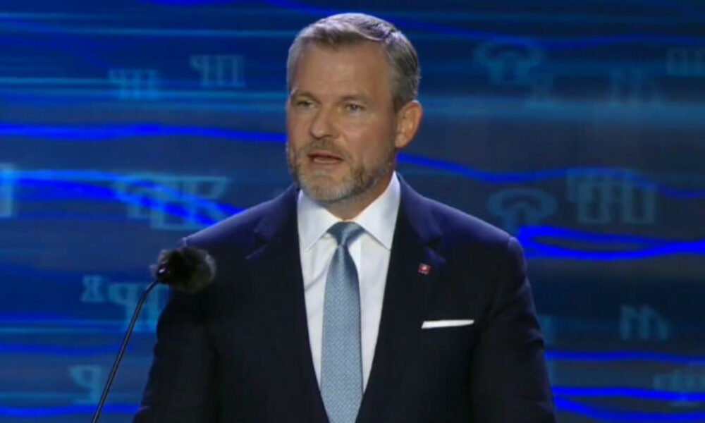 Štátne sviatky by nemali byť zneužívané na politický súboj, ani by nás nemali rozdeľovať, tvrdí prezident Pellegrini – VIDEO