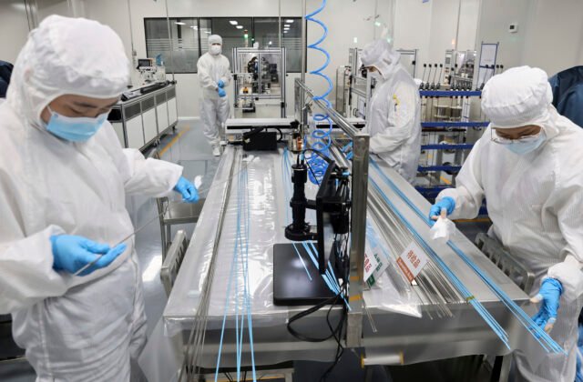 471779_china_economy_18030-640x420.jpg Peking zakázal objednávky zdravotníckych nástrojov z EÚ pri kontraktoch v sume nad 6,3 milióna dolárov