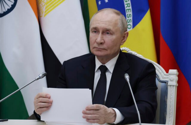 474131_russia_brics_putin_61113-640x420.jpg Putin podpísal dekrét, ktorý cudzincom umožňuje službu v armáde