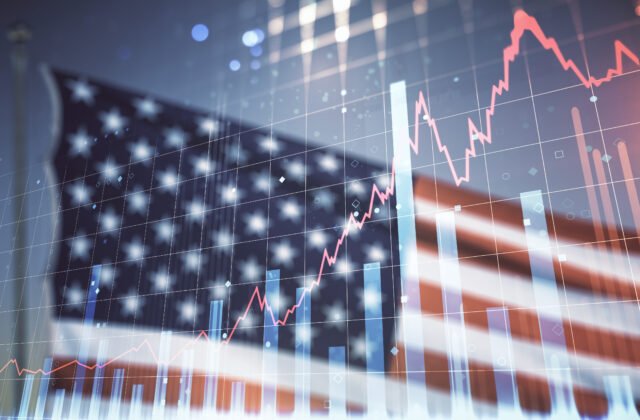 474660_gettyimages-1392131016-640x420.jpg Americký akciový trh klesol, keďže Trump ohlásil nové clá na meď a farmaceutické produkty