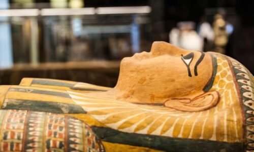 Belgicko odovzdalo späť Egyptu približne 2 000 rokov starý sarkofág