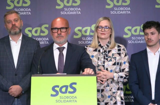 486978_snimka-obrazovky-2025-07-14-121430-640x420.jpg Fico musí podľa SaS zahlasovať za protiruské sankcie, chytil sa do vlastnej pasce – VIDEO