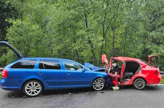 Pri tragickej nehode zahynul 30-ročný vodič, jeho spolujazdec utrpel ťažké zranenia