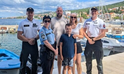 Uhryznutý turista, prvá pomoc Španielke či ukradnutá kabelka – slovenskí policajti v Chorvátsku majú plné ruky práce