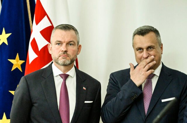 494524_652d2ae8d75e0649075259-scaled-1-e1752914789406-640x420.jpg Danko chce Pellegrinimu znížiť plat o polovicu. Premiér by mal zarábať viac než prezident, tvrdí