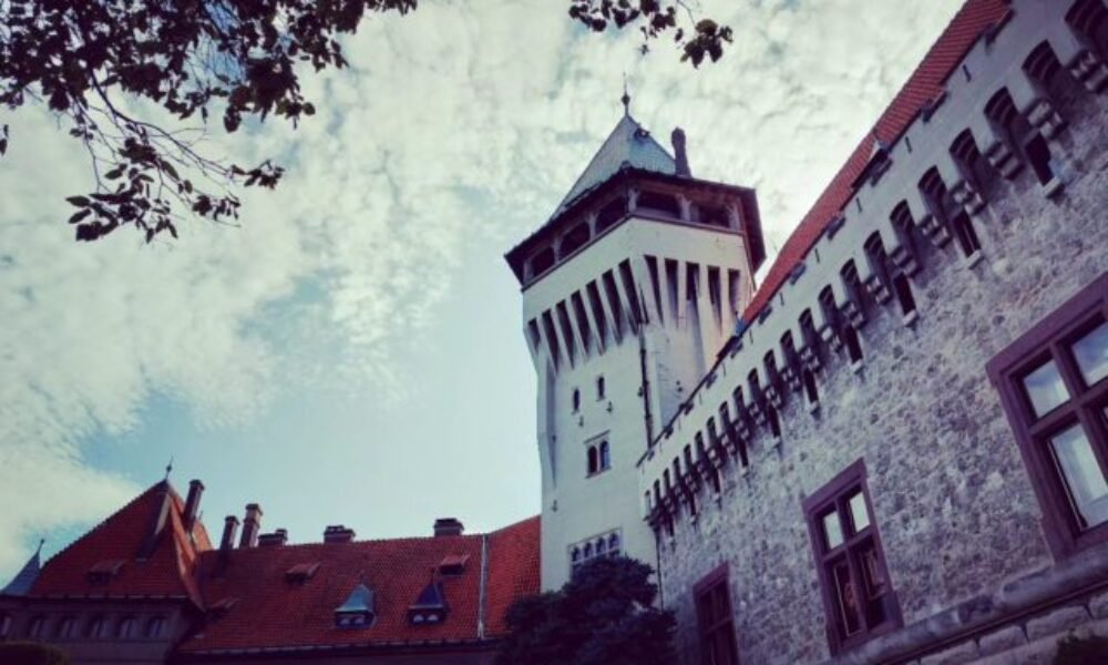 Miesto, kde sa stretáva príroda, história aj vynálezy. Objavte čaro Smoleníc počas jedinečnej prehliadky