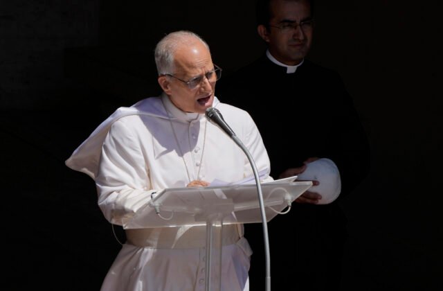 496494_italy_pope_31326-640x420.jpg Pápež Lev XIV. odsúdil barbarstvo vojny v Gaze a vyzval na okamžité ukončenie konfliktu