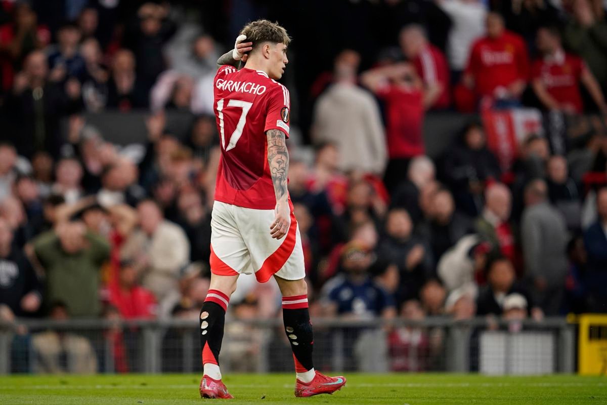 Manchester United dostal ponuku na troch útočníkov. Klub má však inú prioritu Manchester United dostal ponuku na troch útočníkov. Klub má však inú prioritu