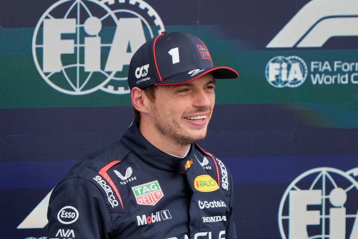 Veterné drámy na okruhu Silverstone. Verstappen zaskočil McLaren: Autá sú na to citlivé Veterné drámy na okruhu Silverstone. Verstappen zaskočil McLaren: Autá sú na to citlivé