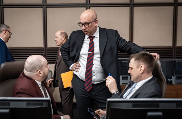 505176_67d17ed1bcb54051639840-640x420.jpg Rebríček dôveryhodnosti vedie Jozef Ráž. Ako sú na tom ostatní ministri?