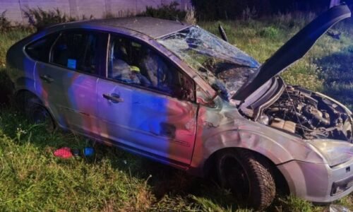 Tragická nehoda v Chorvátskom Grobe. Auto zišlo z cesty a prevrátilo sa, vodič nehodu neprežil