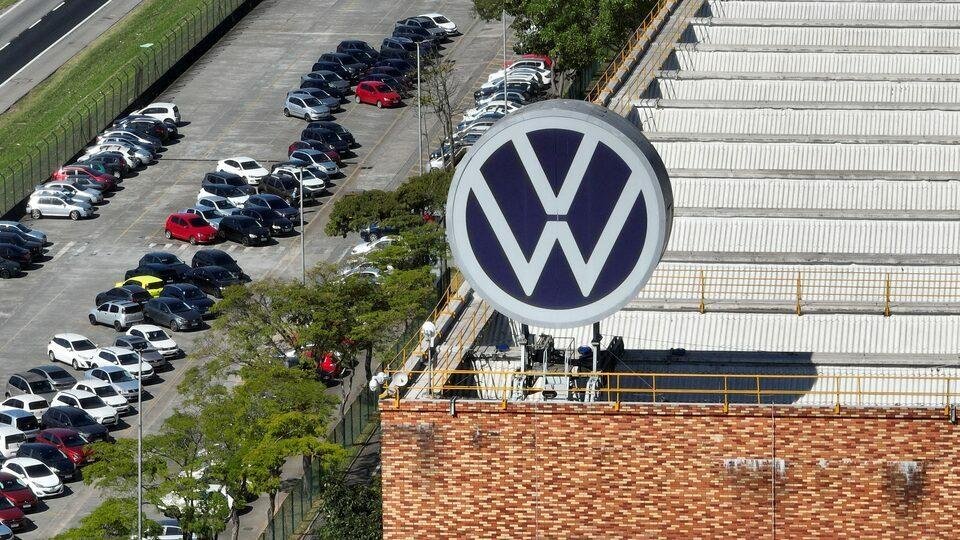 Volkswagen sa rozlúčil s personálnym riaditeľom, mal stratiť dôveru vedenia Volkswagen sa rozlúčil s personálnym riaditeľom, mal stratiť dôveru vedenia