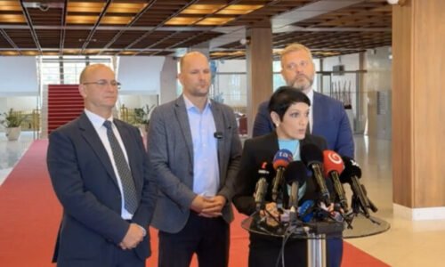 Brannobezpečnostný výbor k akcii v Dnipre nezasadal, prišlo len šesť poslancov – VIDEO