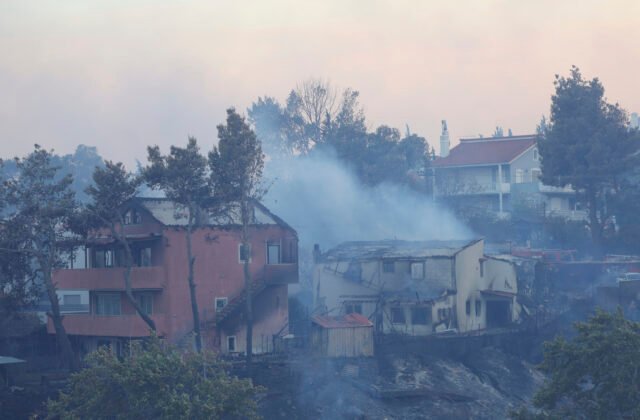 510024_greece_wildfire_59463-640x420.jpg Požiar zabil troch ľudí v turistickej chate, v ktorej boli na krátkodobom pobyte zdravotne postihnutí