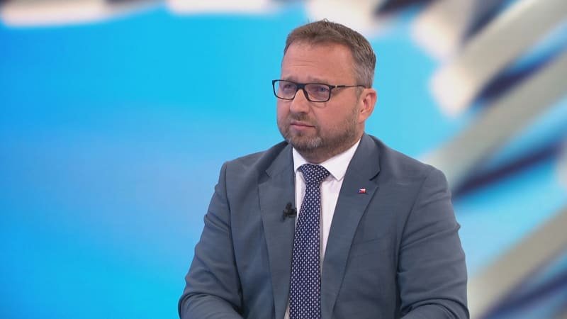 Jurečka: Babiš nemá úctu ke kolegům. Ve Sněmovně mluví hodiny, pak jde spát do Průhonic Jurečka: Babiš nemá úctu ke kolegům. Ve Sněmovně mluví hodiny, pak jde spát do Průhonic