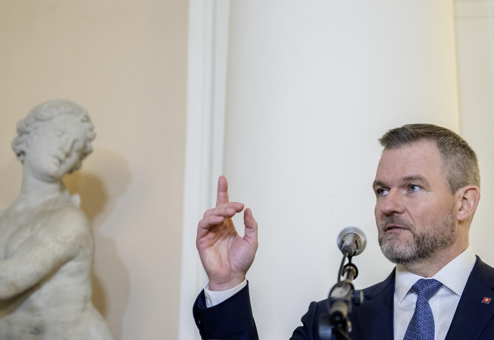 Pellegrini prijal v prezidentskom paláci ministerku Šimkovičovú