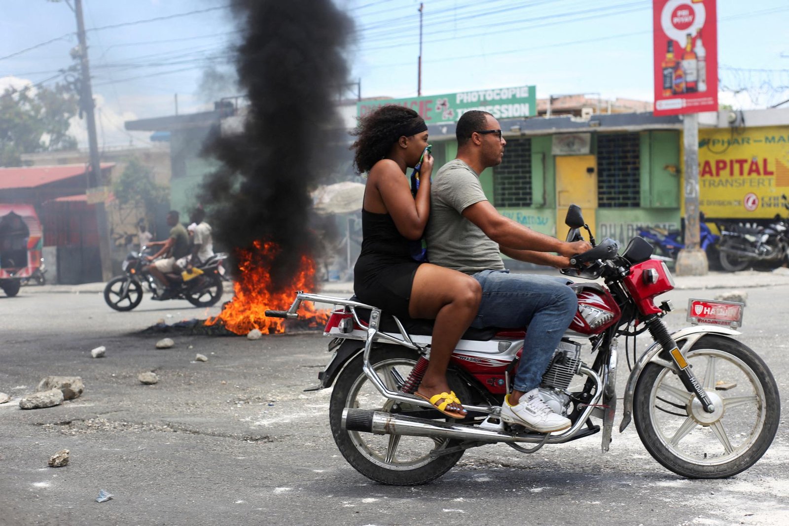 Gangy kontrolujú asi 90 percent územia haitskej metropoly Port-au-Prince. OSN pripúšťa scenár úplného kolapsu