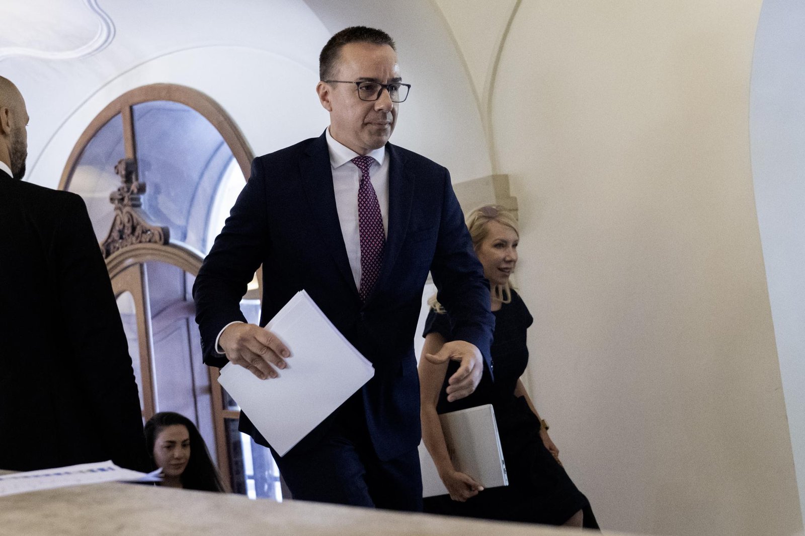 Minister Tomáš prekročil psychologickú hranicu. Dávka v nezamestnanosti môže byť od júla vyššia než čistý plat Minister Tomáš prekročil psychologickú hranicu. Dávka v nezamestnanosti môže byť od júla vyššia než čistý plat