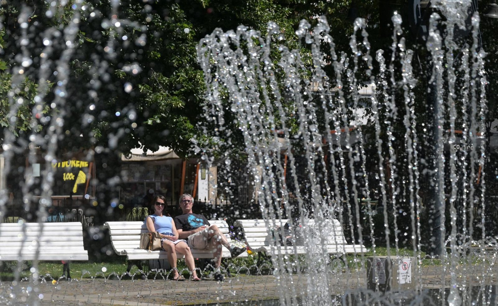 Na Slovensku hrozia v stredu poobede vysoké teploty, meteorológovia vydali výstrahy