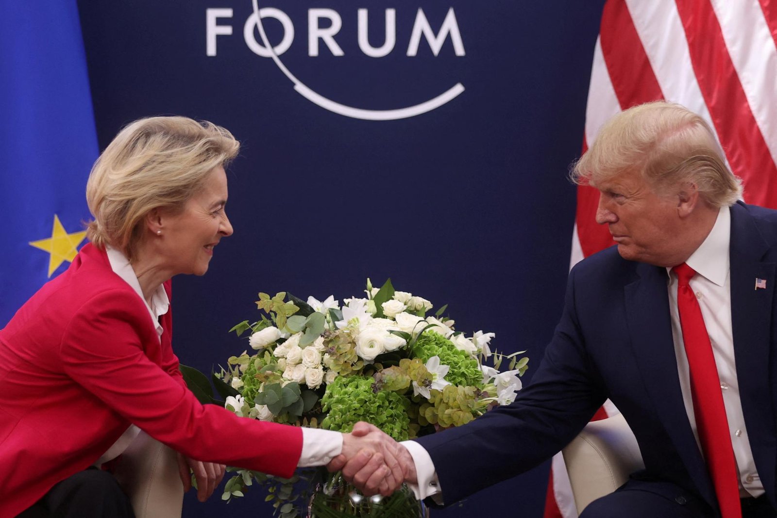 EÚ bude čeliť vyšším clám v USA ako Spojené kráľovstvo, píše Financial Times. Briti s Trumpom rokujú o oceli EÚ bude čeliť vyšším clám v USA ako Spojené kráľovstvo, píše Financial Times. Briti s Trumpom rokujú o oceli