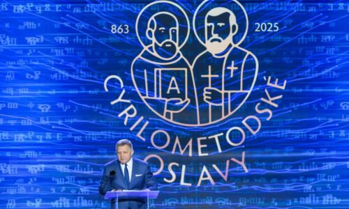 Opozícia kritizuje vládne oslavy na Devíne: Kultúrne prázdno, šírenie nenávisti a galavečer pre „svojich“