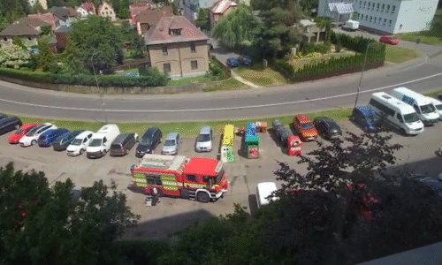 Blackout uvěznil ve výtahové pasti řadu lidí. V Liberci zachraňovali chlapce, ukazuje video