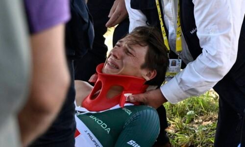 VIDEO Hrozivé scény na Tour de France a prvé žlté karty. Fanúšikovia sa chytali za hlavu