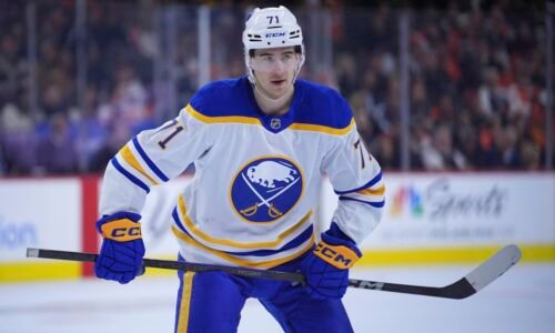 Sú s ním spokojný. Buffalo predĺžilo spoluprácu s kanadským útočníkom