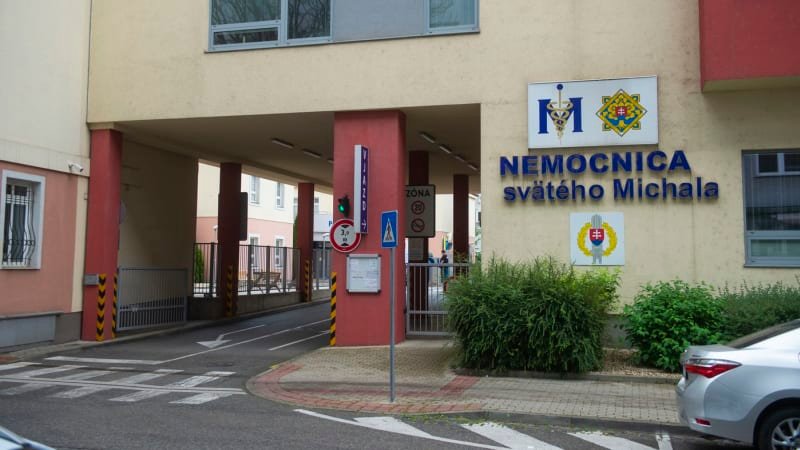 Pacientům na Slovensku měli podat toxický roztok. Po běžném vyšetření mají vážné problémy Pacientům na Slovensku měli podat toxický roztok. Po běžném vyšetření mají vážné problémy